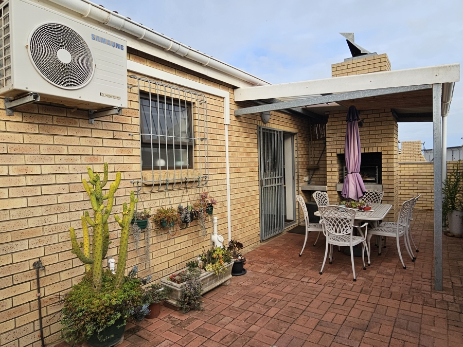 3 Bedroom Property for Sale in Jeffreys Bay Central Eastern Cape